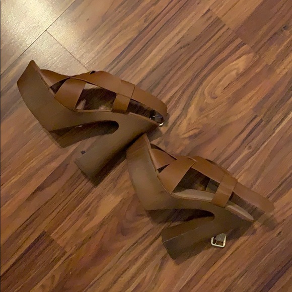 Ladies platform - Picture 3 of 5